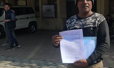 जिला अस्पताल के पूर्व अफसरों पर भ्रष्टाचार के आरोप:जनसुनवाई में पूर्व सुपरवाइजर ने की शिकायत