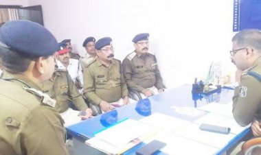 बिना हेलमेट और नो-पार्किंग में खड़े करने वाले चालकों पर करें कार्रवाई-एसपी