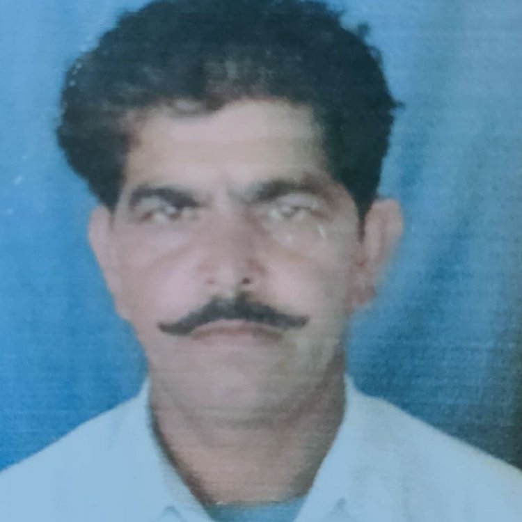 रोड एक्सीडेंट में अधेड़ की मौत:परिजनों के आरोप- नहीं मिला समय पर इलाज, 1 घंटे तक एंबुलेंस का किया इंतजार