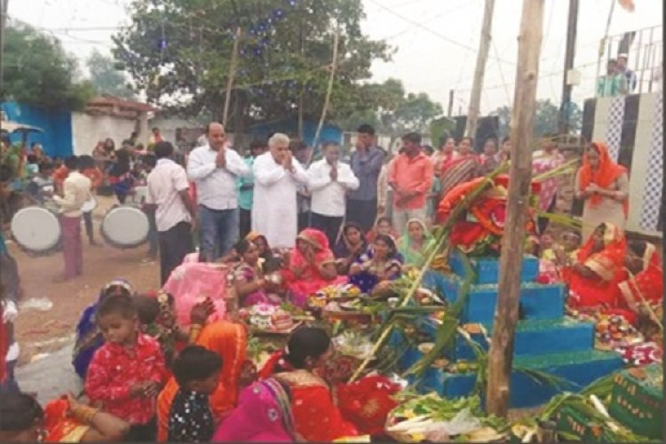 छठ मैया से सुखसमृद्धि की कामना की-वोरा