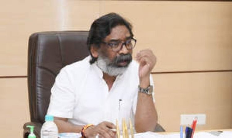 सीएम हेमंत सोरेन के निजी सचिव सुनील श्रीवास्तव और उनसे जुड़े लोगों के 15 ठिकानों पर इनकम टैक्स की रेड