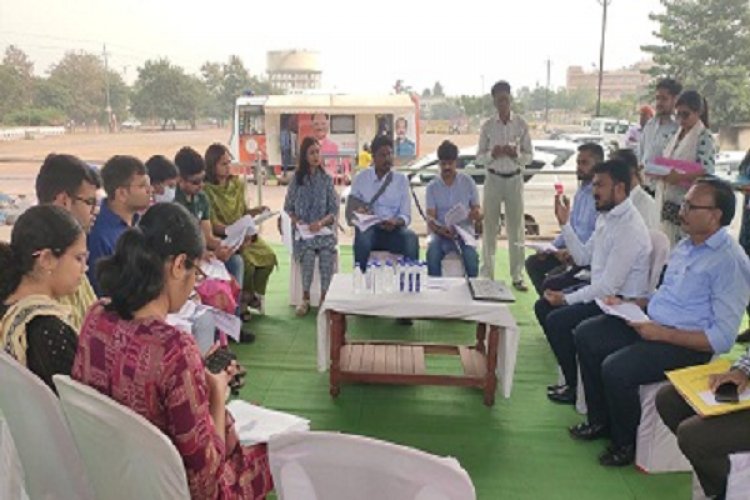 प्रशिक्षु अधिकारियों ने जिला अस्पताल और नगर निगम क्षेत्र का भ्रमण किया