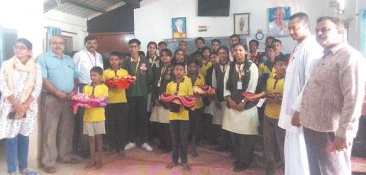 दिव्यांग बच्चों ने चाचा नेहरू को किया याद