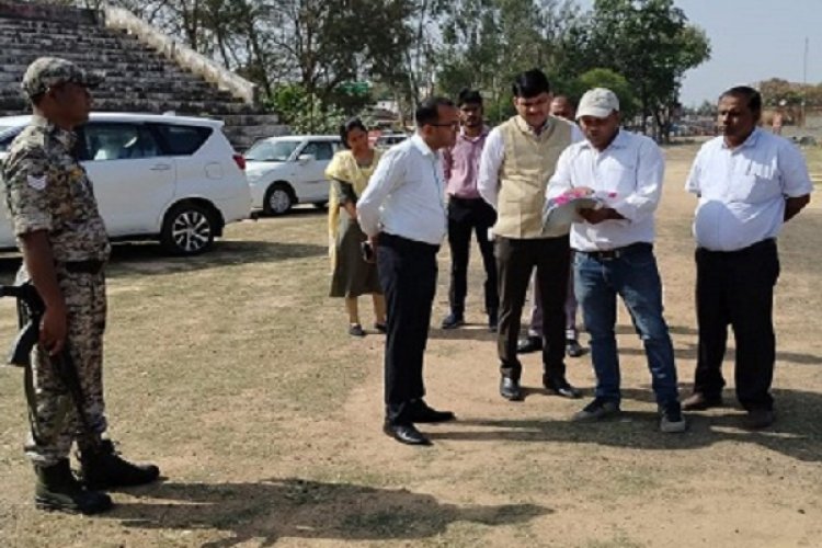 कलेक्टर ने पुष्पवाटिका, स्टेडियम ग्राउण्ड एवं गोल गुंबद भवन का किया निरीक्षण