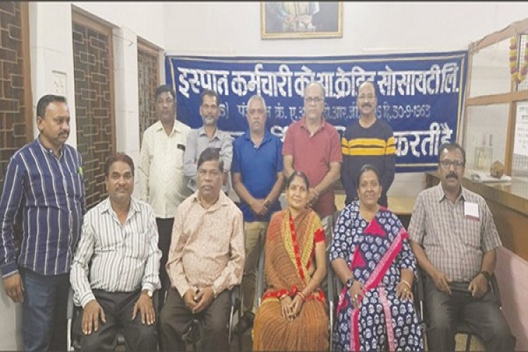 इस्पात कर्मचारी को सोसाइटी में रिटायर कर्मियों को दी ससम्मान विदाई