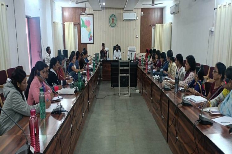 बच्चों का वजन कराने के साथ ही बच्चों के स्वास्थ्य की जांच भी कराएंःकलेक्टर