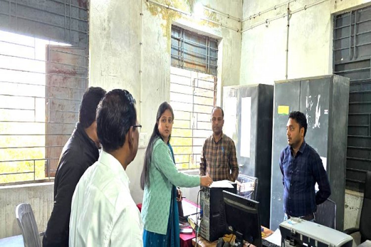 एसडीएम ने किया बीईओ कार्यालय का निरीक्षण