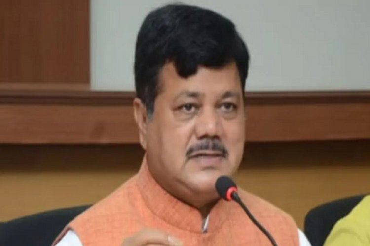 ‘संजय राउत का विमान जमीन पर लैंड करना बाकी’, भाजपा नेता प्रवीण दरेकर का करारा प्रहार