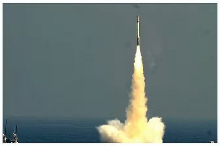 नौसेना ने किया के-4 बैलिस्टिक मिसाइल का सफल परीक्षण