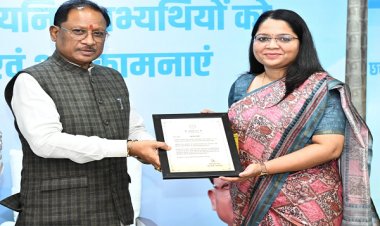 मुख्यमंत्री से सम्मानित होने पर पीएससी परीक्षा में तीसरे स्थान पर चयनित आस्था शर्मा ने व्यक्त किया आभार