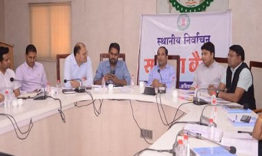 पारदर्शिता एवं निष्पक्षता और बेहतर प्रबंधन से कराएं स्थानीय निर्वाचन: कलेक्टर