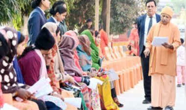 गरीबों की जमीन कब्जामुक्त कराएं, दबंगों को सबक सिखाएं : सीएम योगी