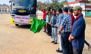 अग्निवीर भर्ती प्रशिक्षार्थियों को कलेक्टर ने हरी झण्डी दिखाकर किया रवाना