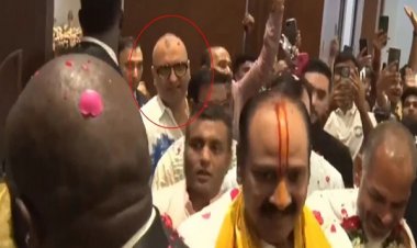 ईडी कर रही तलाश, दुबई में प्रदीप मिश्रा की कथा में पहुंचे महादेव सट्टा एप के प्रमोटर सौरभ चंद्राकर-रवि उप्पल