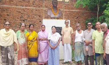 स्व. कुलदीप निगम की पुण्य तिथि पर वृद्धाश्रम, बालगृह में फल वितरण