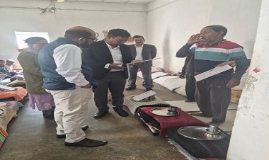 प्रधान जिला एवं सत्र न्यायाधीश ने किया जिला जेल बैकुंठपुर का निरीक्षण