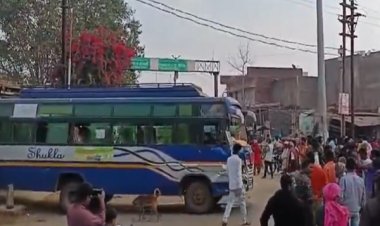 ट्रक ने बस को मारी टक्कर, दर्जनभर यात्री घायल...