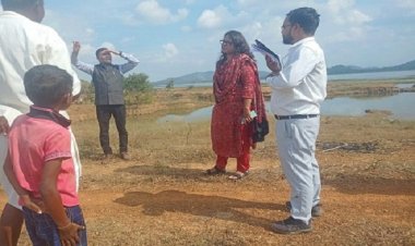 कलेक्टर ने किया सामुदायिक स्वास्थ्य केंद्र और तहसील कार्यालय औंधी का निरीक्षण