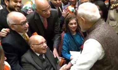 प्रधानमंत्री मोदी पहुंचे कुवैत, 43 वर्षों में किसी भारतीय पीएम का पहला दौरा