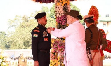 गृहमंत्री अमित शाह के हाथों गैलेंट्री अवॉर्ड वीरता पदक से सम्मानित हुए रोहित