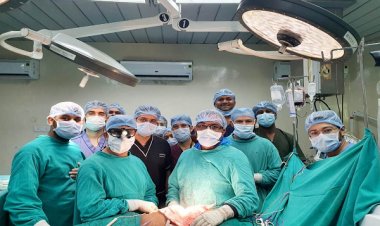मेकाहारा में चमत्कारी सर्जरी: दिल और फेफड़े से चिपका 5 किलो का ट्यूमर निकाला गया