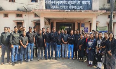 पटवारियों ने किया ऑनलाइन कार्यों का बहिष्कार