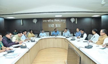 सफाई, पेयजल, सड़क बत्ती के कार्यों को प्राथमिकता दें : अबिनाश मिश्रा