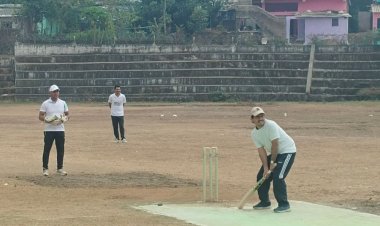 पुलिस और जिला प्रशासन के बीच सद्भावना क्रिकेट मैच:61 रन से पुलिस टीम जीती, सिद्धार्थ बने मैन ऑफ द मैच