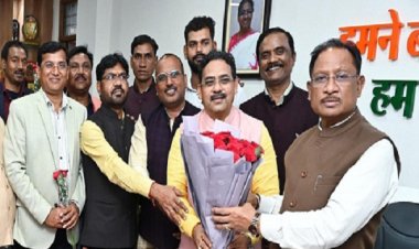 मुख्यमंत्री से छत्तीसगढ़ प्रदेश शौंडिक समाज के प्रतिनिधि मंडल ने की भेंट