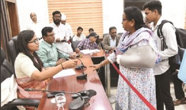 कलेक्टर ने निराकरण के दिए निर्देश,जनदर्शन में 106 आवेदन प्राप्त हुए