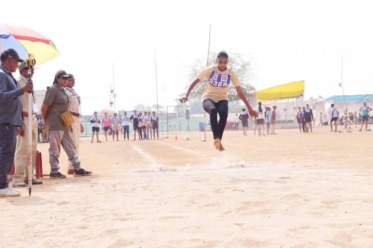 वनरक्षक बनने युवा भर्ती में हो रहे शामिल