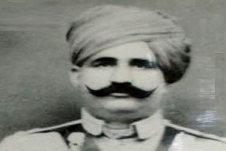 अमर शहीद वीर नारायण सिंह के बलिदान दिवस पर मुख्यमंत्री ने किया नमन