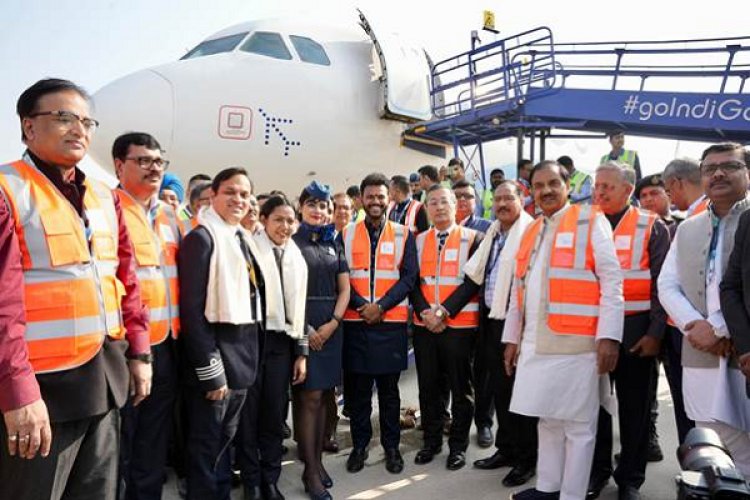 केंद्रीय उड्डयन मंत्री ने जेवर हवाई अड्डे पर पहली वैलिडेशन फ्लाइट की लैंडिंग का किया निरीक्षण