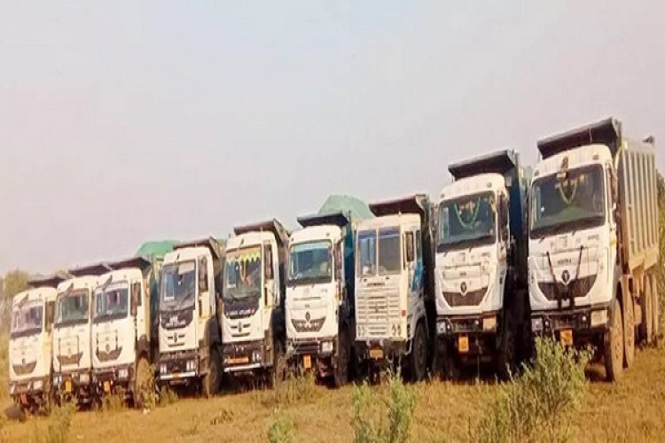 गिट्टी और रेत के अवैध परिवहन पर 13 हाईवा जब्त