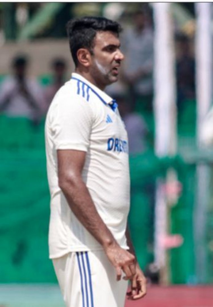 गावस्कर ने अश्विन के बीच सीरीज में संन्यास लेने की तुलना धोनी के 2014-15 के फैसले से की