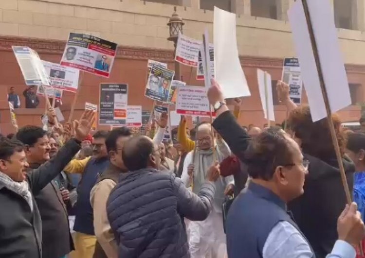 कांग्रेस ने वीडियो जारी कर कहा: भाजपा सदस्यों ने खरगे और महिला सांसदों के साथ धक्का-मुक्की की