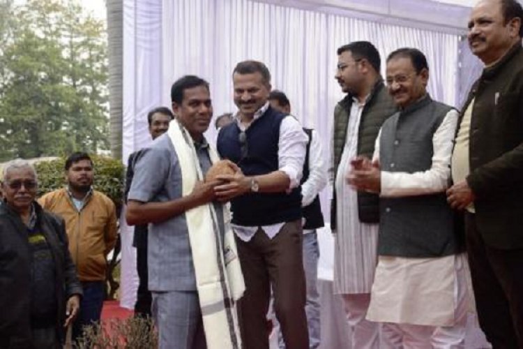 सुशासन के एक वर्ष पूर्ण होने पर जिला स्तरीय किसान सम्मेलन व कृषकों का सम्मान कार्यक्रम