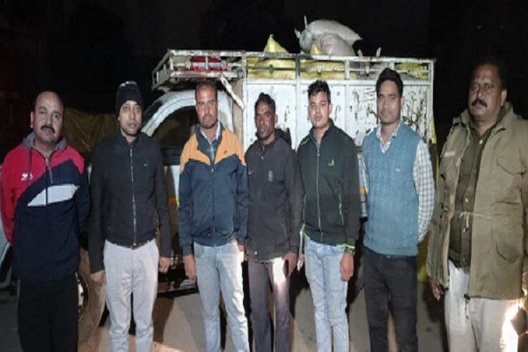 वाहन सहित 58 बोरी धान जप्त