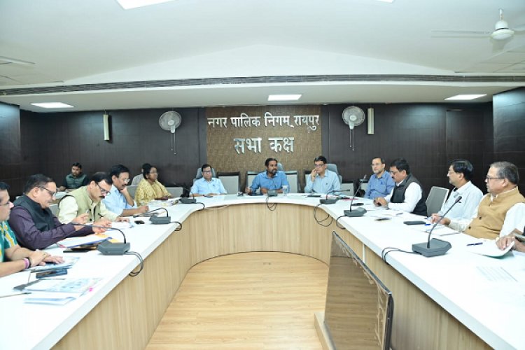 सफाई, पेयजल, सड़क बत्ती के कार्यों को प्राथमिकता दें : अबिनाश मिश्रा