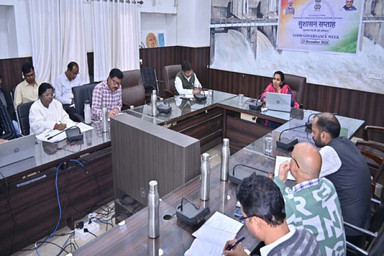 लक्ष्य अनुरूप कमार हितग्राहियों को लाभान्वित करें : कलेक्टर