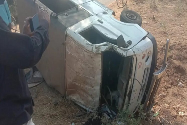 बालोद में पलटी स्कूल वैन, 1 बच्चे की मौत, 4 घायल...