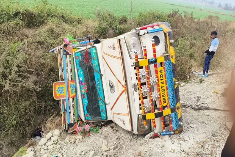 उज्जैन: मजदूरों को ले जा रहा पिकअप वाहन पलटा, 3 की मौत, 13 घायल... सीएम ने जताया दुख