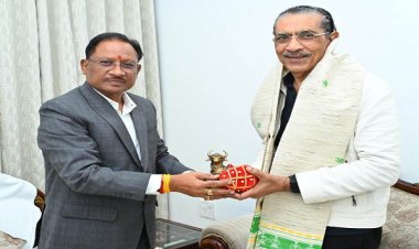 मुख्यमंत्री से फिल्म निर्माता-निर्देशक प्रकाश झा ने की मुलाकात