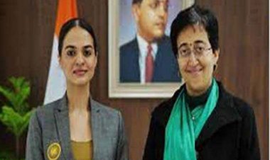 आतिशी ने तानिया सचदेव को प्रशस्ति पत्र देकर किया सम्मानित