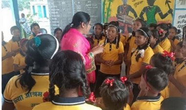 राज्य महिला आयोग सदस्य ने छात्रावासों का किया निरीक्षण