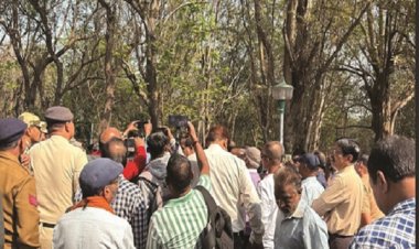 रिटेंशनधारी कर्मियों ने आईआर विभाग के अफसरों को सौंपा पांच सूत्रीय ज्ञापन