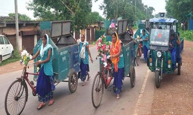स्वच्छता दीदीयां स्वच्छता के लिए लोगों को कर रही प्रेरित