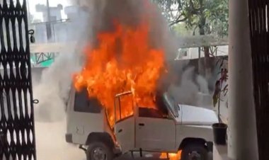 कार से भोपाल कलेक्टर ऑफिस पहुंचा परिवार, फिर गाड़ी में आग लगा उसकी छत पर चढ़कर जान देने की कोशिश