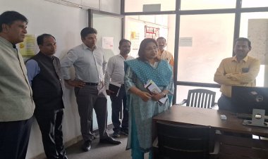 प्रभारी सचिव ने नशा मुक्ति केन्द्र का किया निरीक्षण