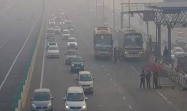 यूपी में हो रही झमाझम बारिश, दिल्ली में भी बदला मौसम